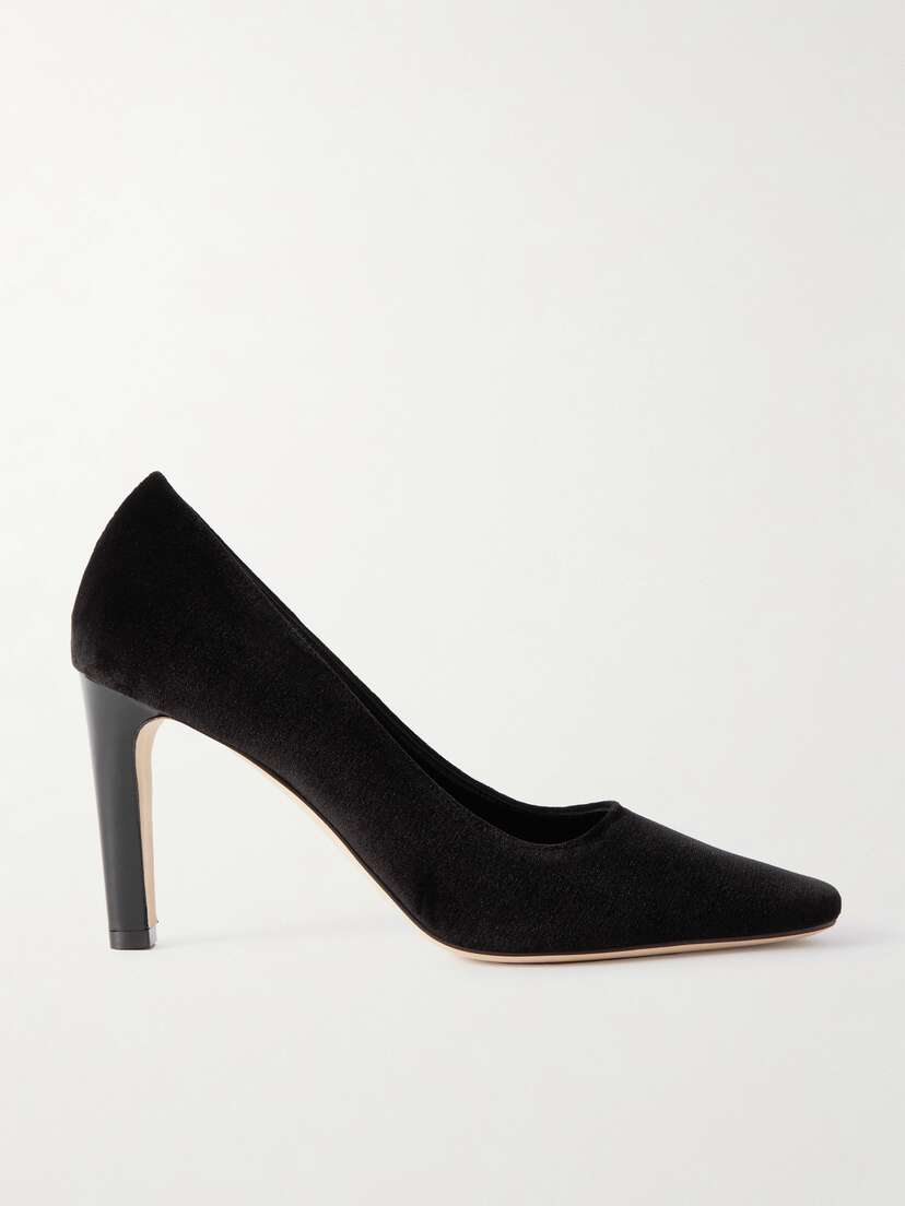 Manolo Blahnik Cherfusianu 90 Velvet Pumps